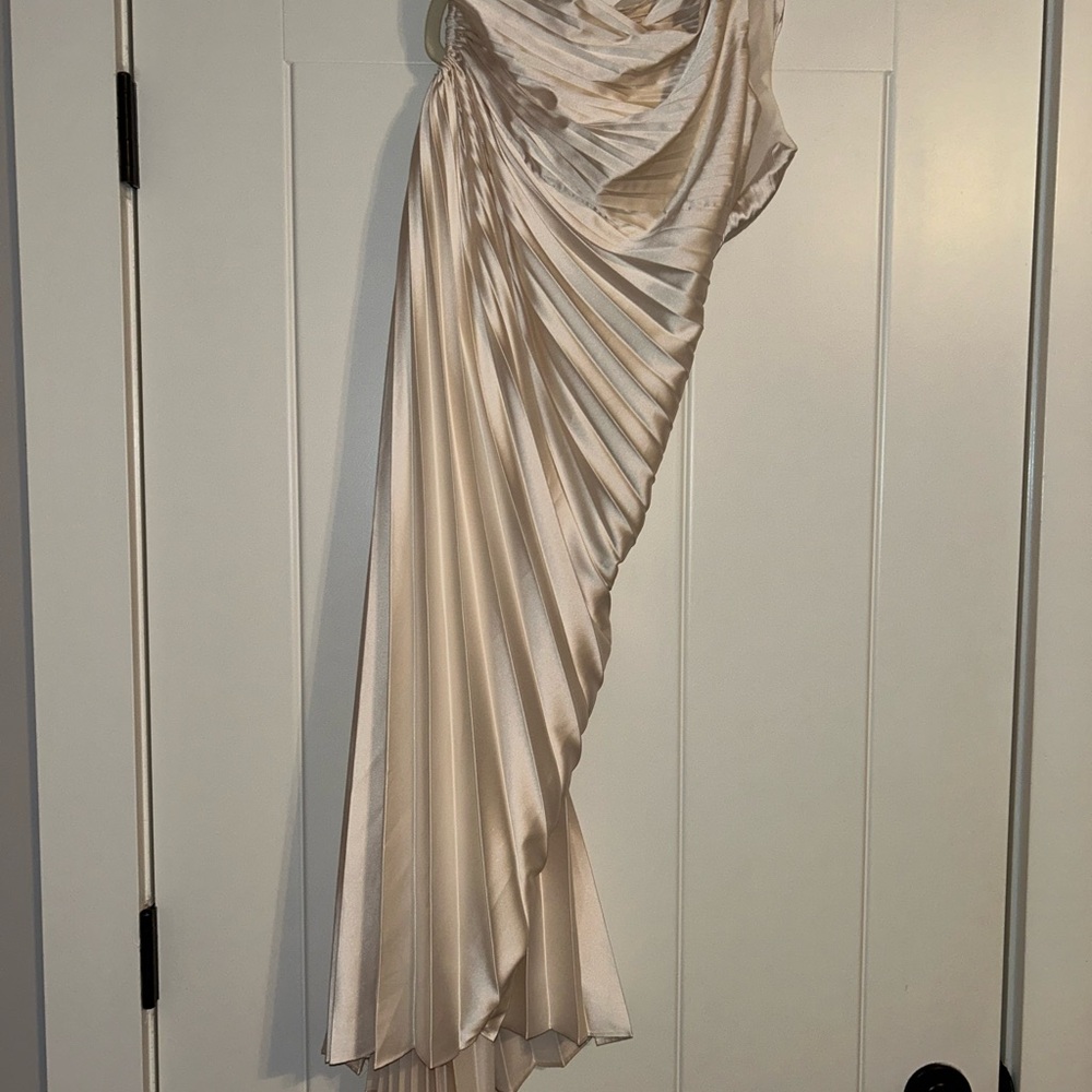 These Three Boutique cream dress new never worn size Small - Picture 4 of 8